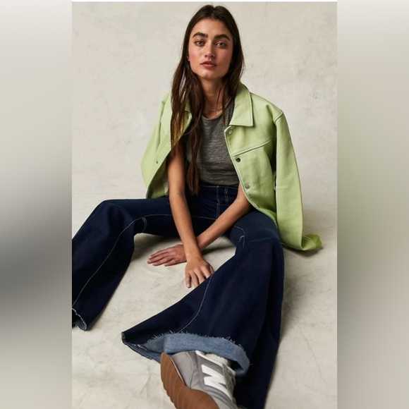 We The Free Just Float On High Rise Flare Jeans Available in Sizes 27,30 and 31S - Picture 5 of 14